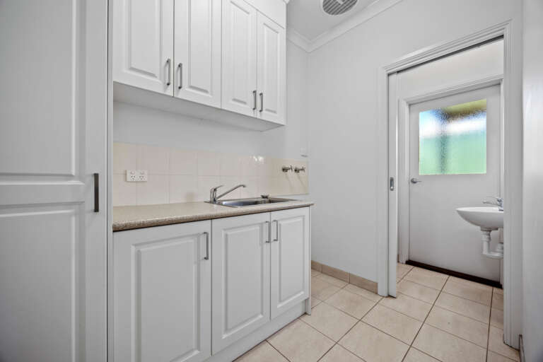 Unit 26 Hume Retirement Village04