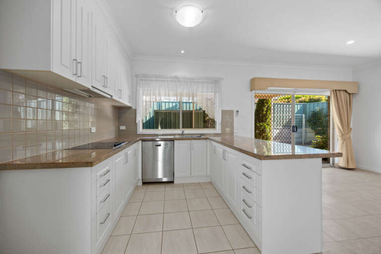 Unit 26 Hume Retirement Village14