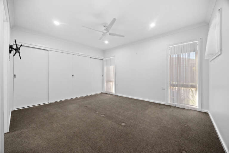 Unit 64 Hume Retirement Village07